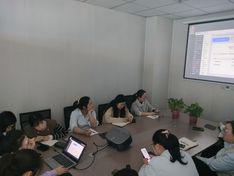 山東邦泰集團公司員工培訓中